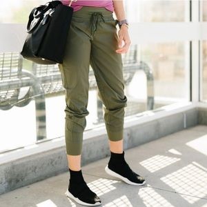 Zyia Active Olive Green Trail Jogger Windbreaker Woven Jogger Pants M